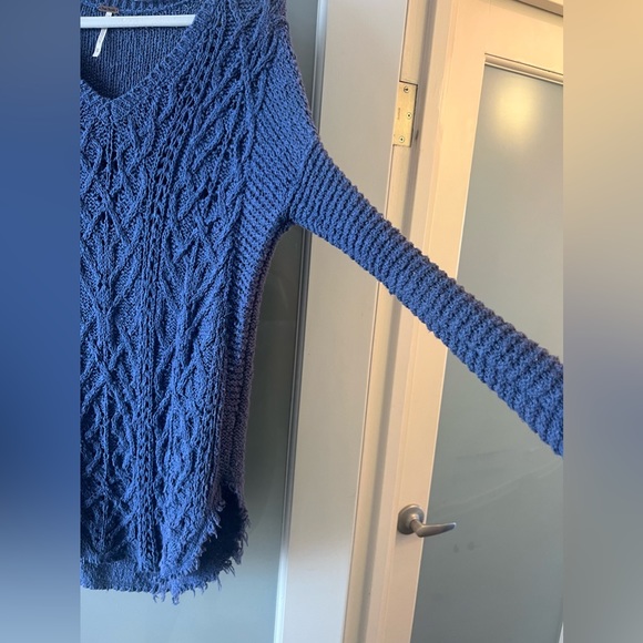 ✨FREE PEOPLE DISTRESSED SWEATER - Picture 2 of 4